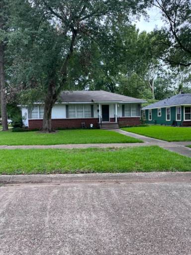 Main picture of 351 Leo Ave