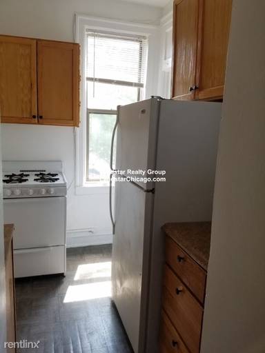 Main picture of 1367 W Estes Ave