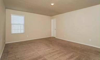 Main picture of 1724 Heritage Dr