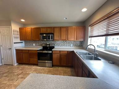 Main picture of 1120 Longbow Ln