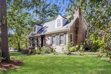 Main picture of 200 Windwood Dr