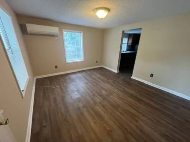 Main picture of 4309 Romaine St