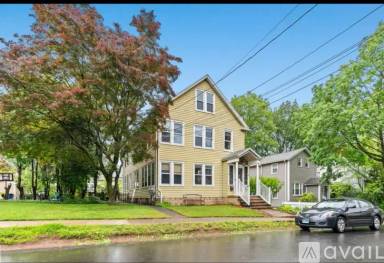 Main picture of 43 Russell St