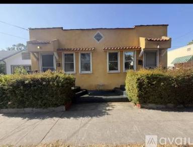 Main picture of 1133 E Lexington Dr