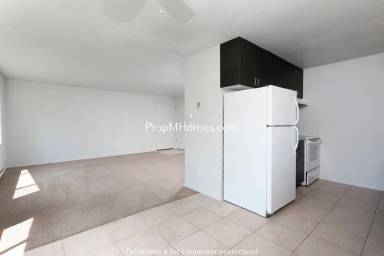 Main picture of 15559 NE Glisan St