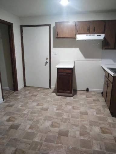 Main picture of 11-707 W Race St