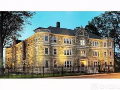 Main picture of 1118 Poplar Ave