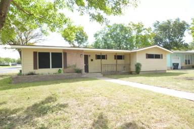 Main picture of 1801 S 41st St