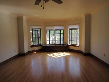 Main picture of 416 W Columbia Ave