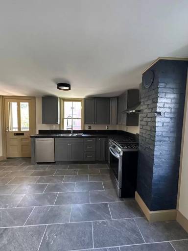 Main picture of 15 S Maple St