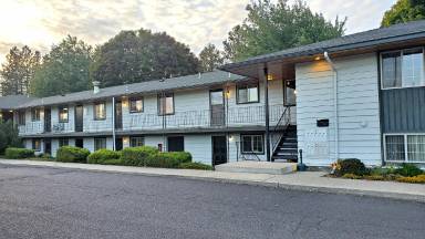 Main picture of 3315 W Bismark Ave