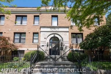 Main picture of 14 S St NE