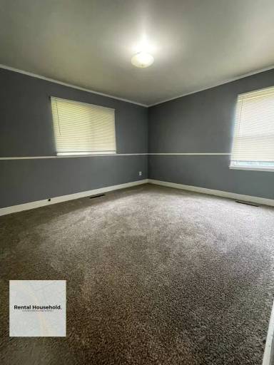 Main picture of 10400 Saratoga St