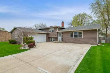 Main picture of 1304 Clyde Dr