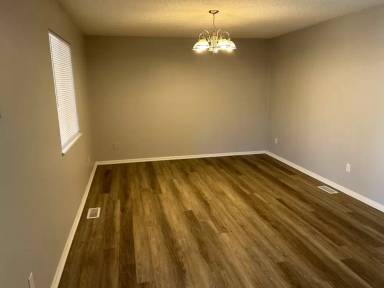 Main picture of 4742 Malaya St