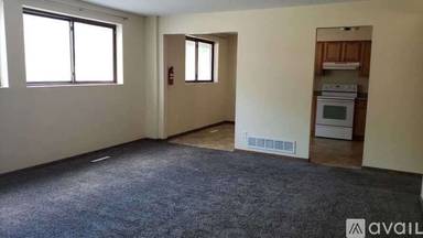 Main picture of 295 Hoyt Ave E