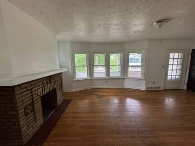 Main picture of 14221 Glenside Rd