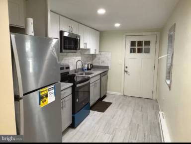 Main picture of 819 Market St