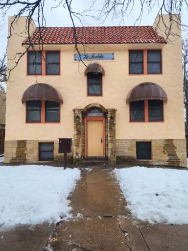 Main picture of 520 W 11th St