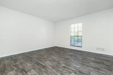 Main picture of 8450 Standish Bend Dr