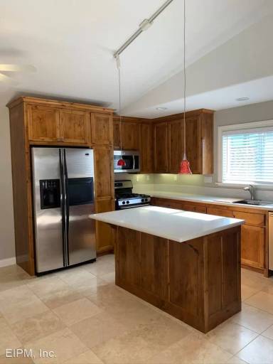 Main picture of 493 Freear Dr