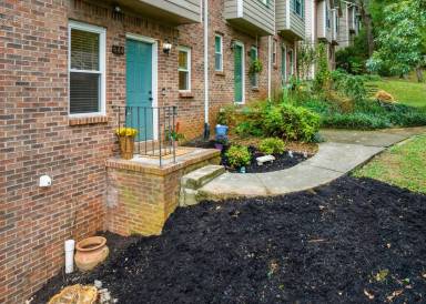 Main picture of 644 Shadywood Ln