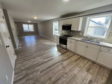 Main picture of 98 Woodmont St
