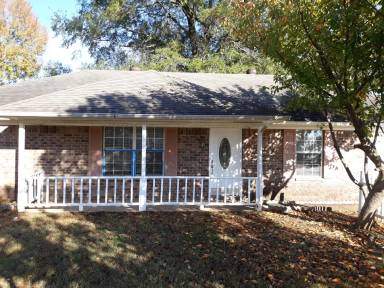 Main picture of 211 Hilltop Dr