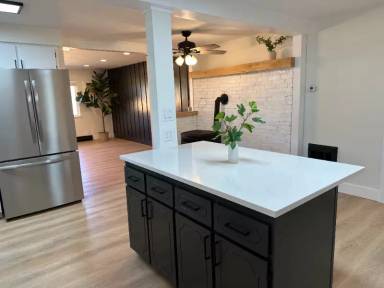 Main picture of 3810 Onyx St