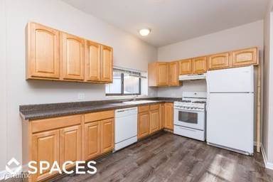 Main picture of 4655 N Lincoln Ave