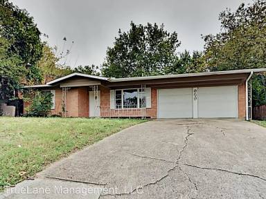 Main picture of 909 NW 9th St