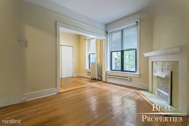 Main picture of 428-438 W Belden Ave