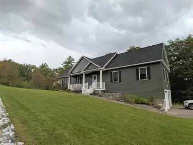 Main picture of 39 Colonial Dr
