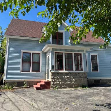 Main picture of 609 N 64th St