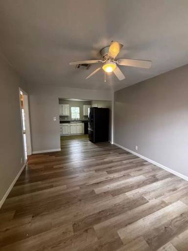 Main picture of 5518 E 2nd St