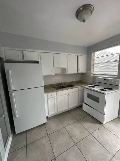 Main picture of 2026 Palafox St