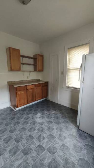 Main picture of 1915 Hickory Grove Ave