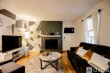 Main picture of 2603 Parker Ln
