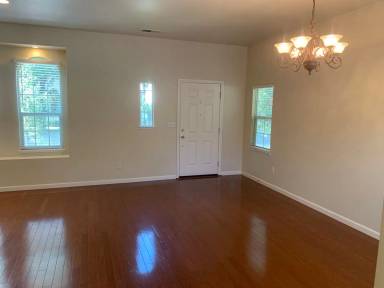 Main picture of 2646 Daisy Ln