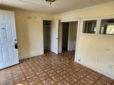 Main picture of 1419 Laredo St