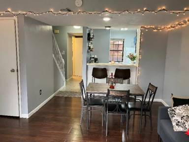 Main picture of 526 E Graham Pl