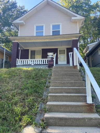Main picture of 720 Cleveland Ave
