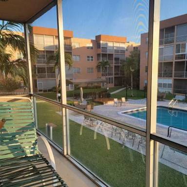 Main picture of 3048 E Sunrise Lakes Dr