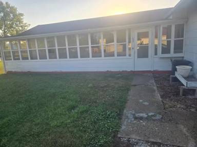 Main picture of 125 E Park St