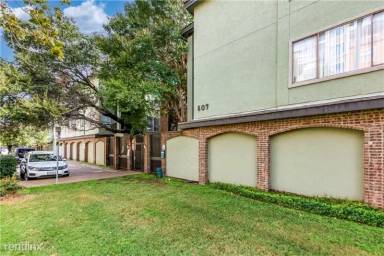 Main picture of 807 W 25th St