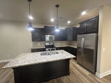 Main picture of 677 Cooper Sq