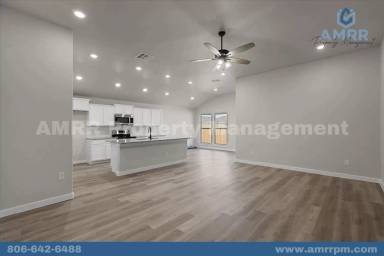 Main picture of 310 E 26th St