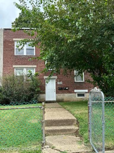 Main picture of 7518 Lange St