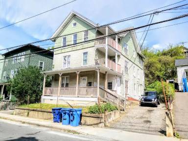 Main picture of 317 River St