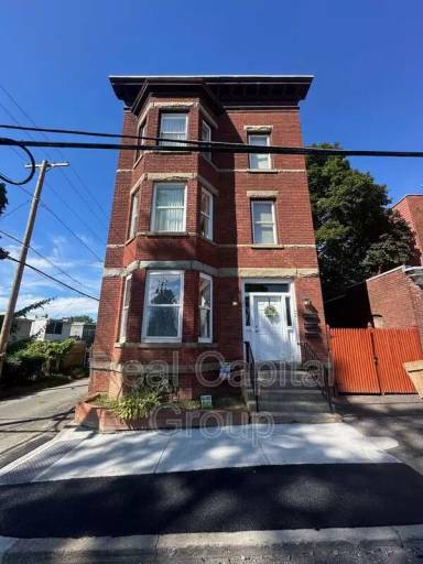 Main picture of 21 124th St